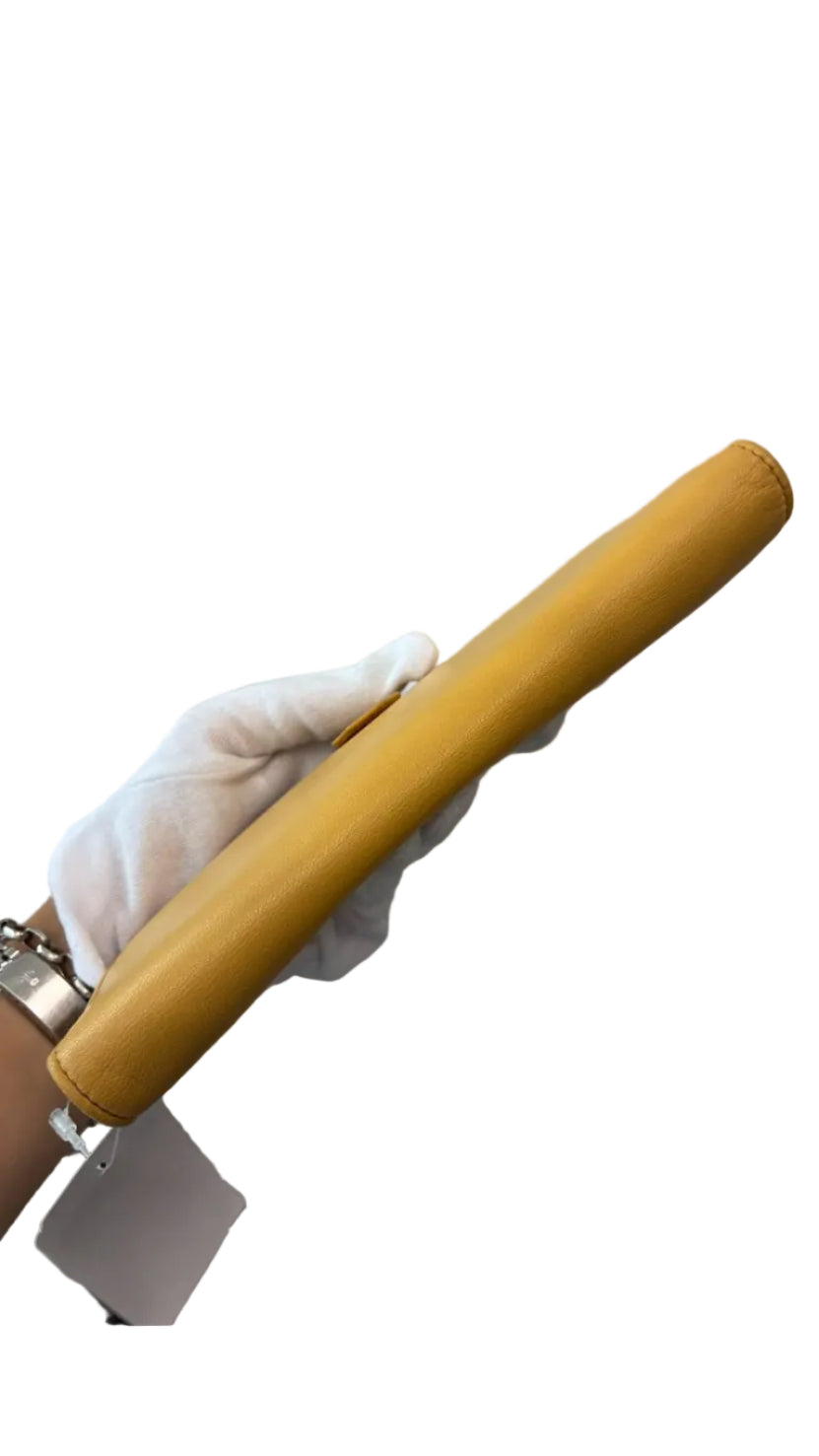 Portefeuille long Loewe en agneau jaune