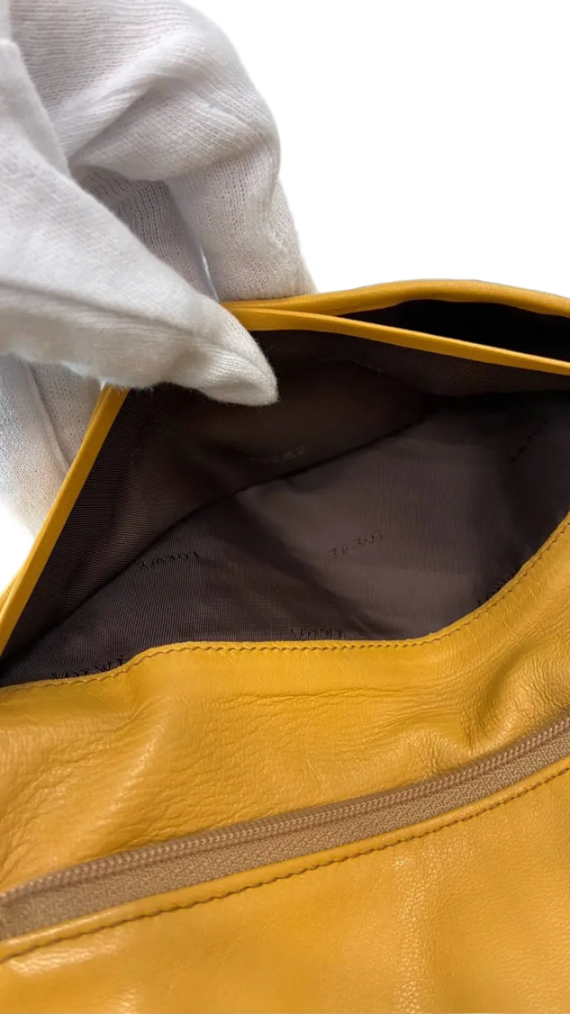 Portefeuille long Loewe en agneau jaune
