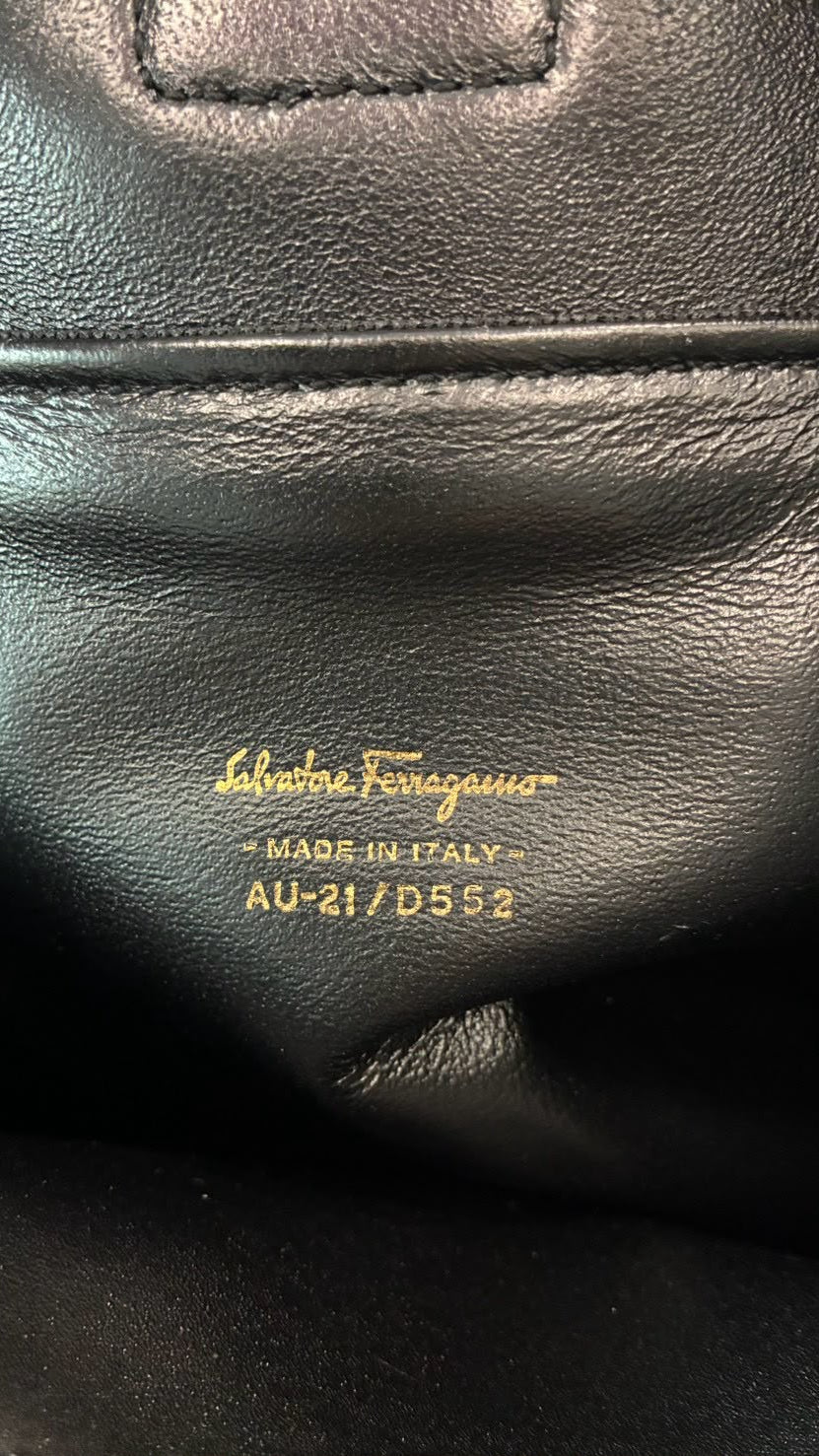 Sac à main Ferragamo en cuir noir
